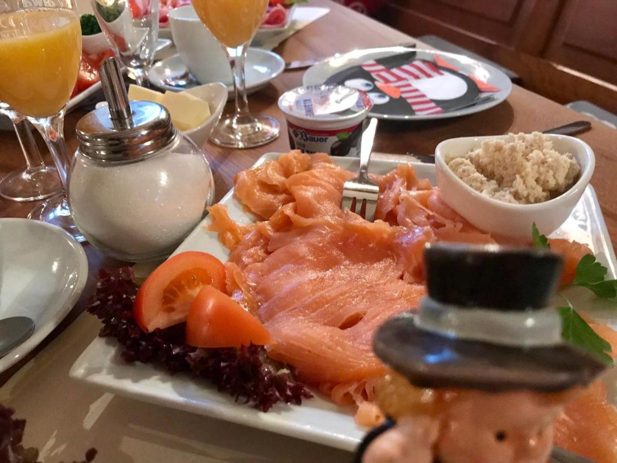 Landgasthaus "Zum Engel" Neuleiningen Bagian luar foto