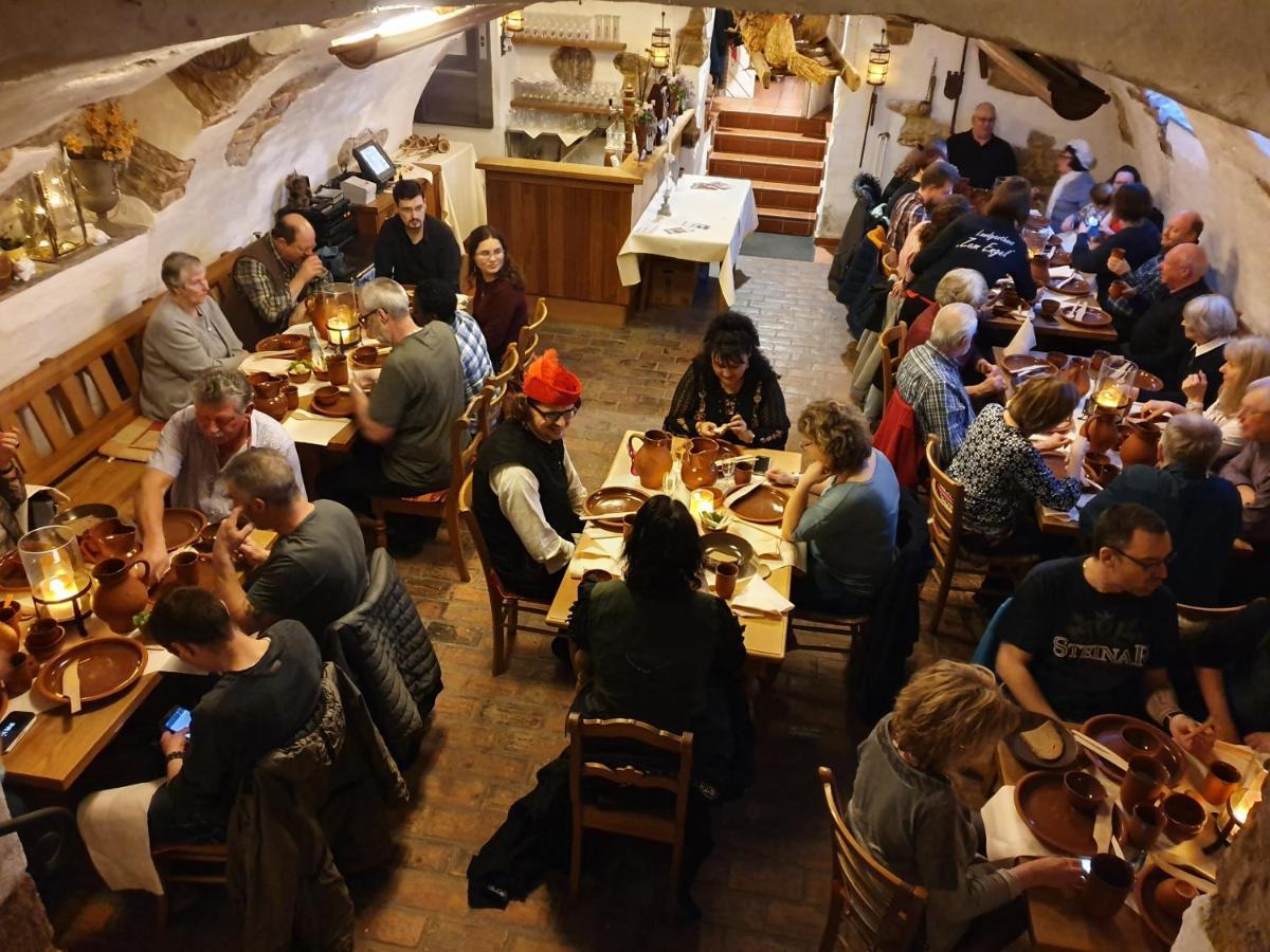 Landgasthaus "Zum Engel" Neuleiningen Bagian luar foto