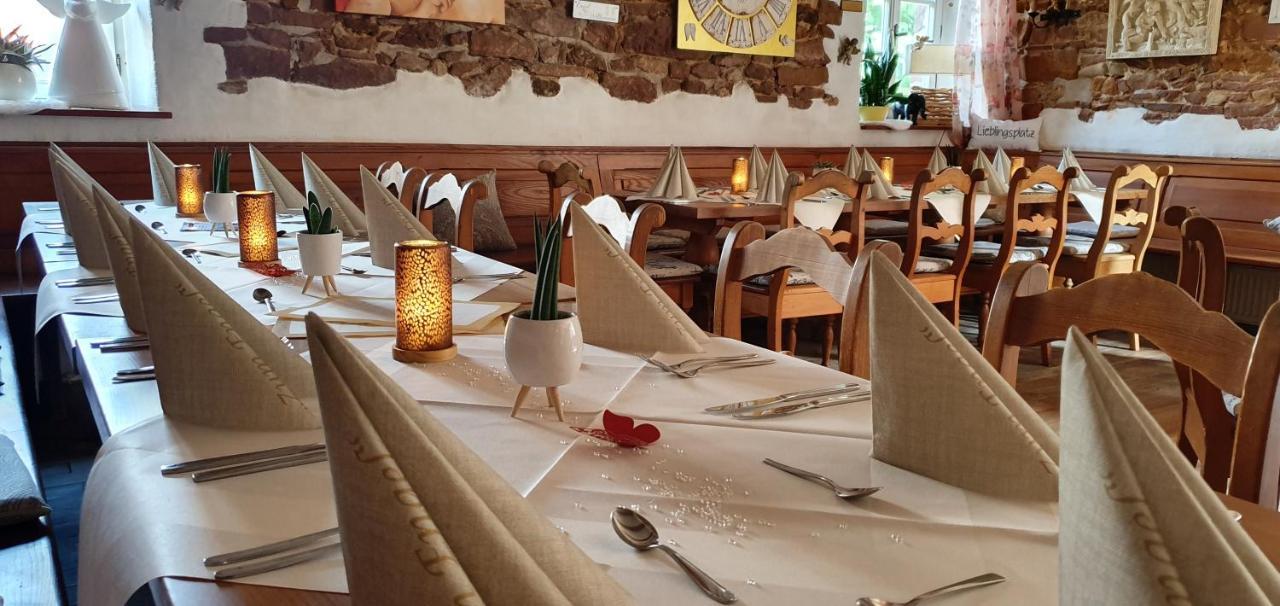 Landgasthaus "Zum Engel" Neuleiningen Bagian luar foto
